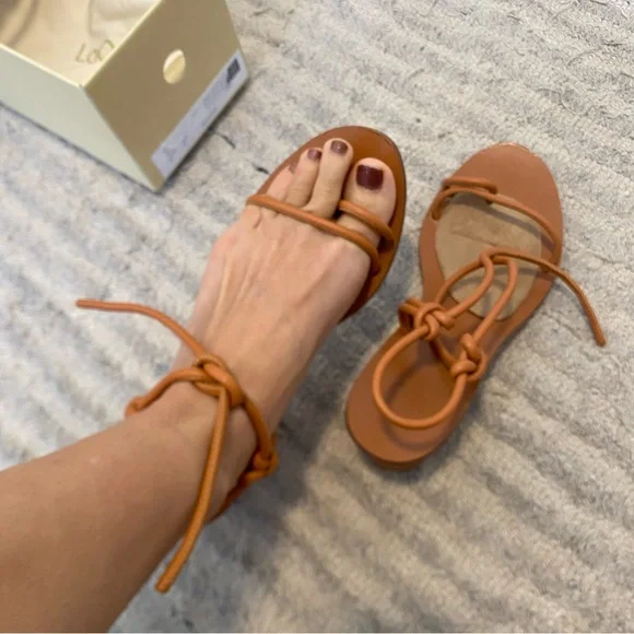 LOQ Xavi Block Heeled Sandals - Picture 2 of 5